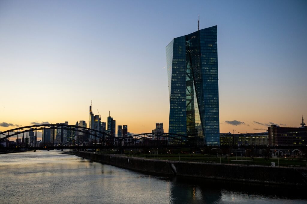 Banco Central Europeo mantiene tipos de interés altos